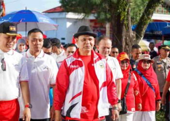 Pemkab Solok Gelar Apel Gabungan dan Laksanakan Gerak Jalan Santai