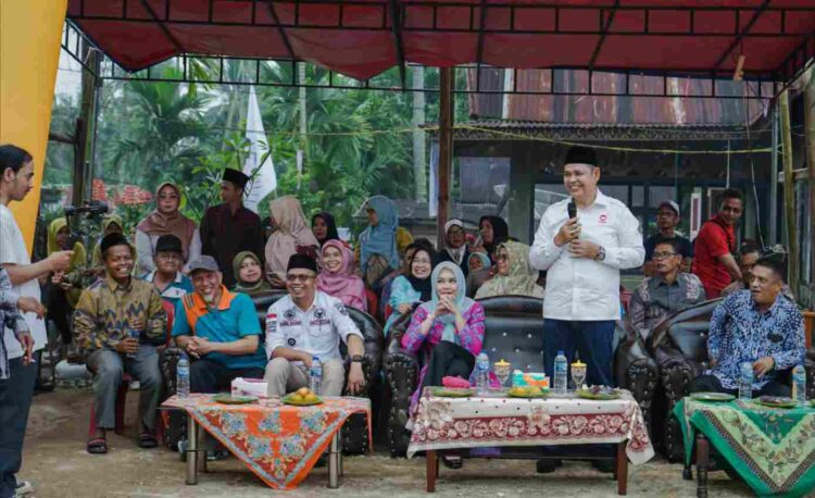 Bupati Solok Bersama Anggota Komisi V DPR RI Kunjungi Nagari Salayo