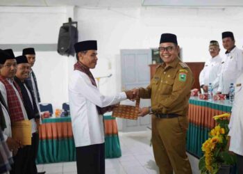 H. Epyardi Asda, Lakukan Pengukuhan BKM Kecamatan Se-Kabupaten Solok