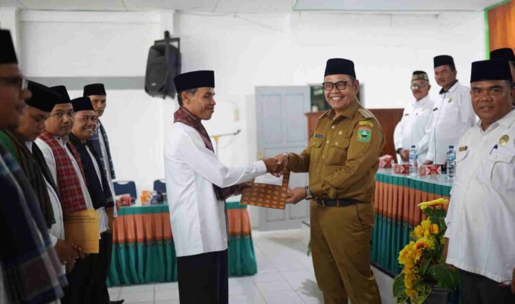 H. Epyardi Asda, Lakukan Pengukuhan BKM Kecamatan Se-Kabupaten Solok