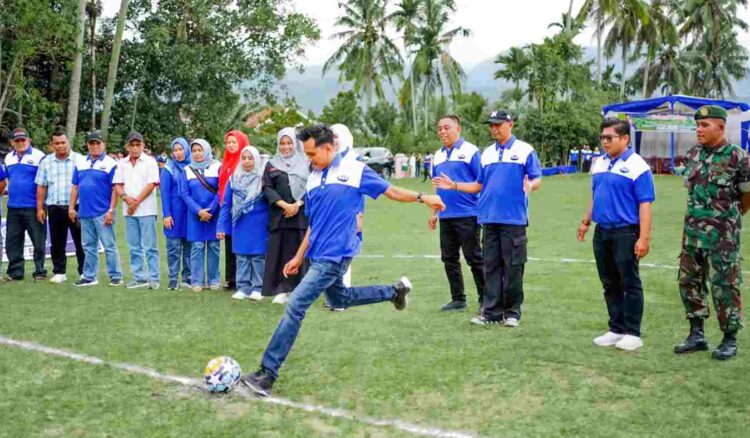 Bupati Solok Buka Turnamen Bola Kaki DES CUP Tahun 2023