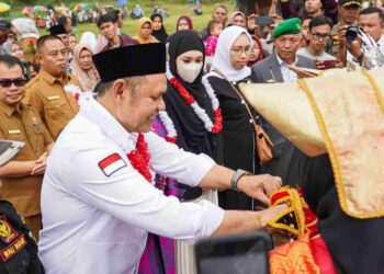 Bupati Solok Bersama Anggota Komisi V DPR RI Kujungi Nagari Batu Bajanjang