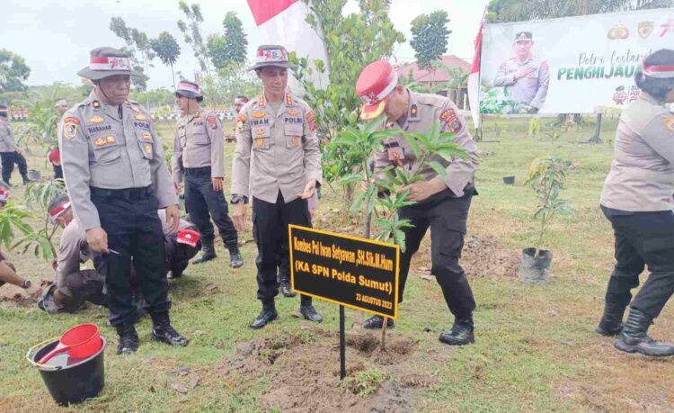 Polres Langkat Tanam 1.000 Pohon dan Lakukan Zoom Meeting Penanaman 