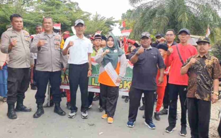 Sekolah MIN 9 Langkat Rayakan Kemerdekaan RI dengan Kegiatan Jalan Sehat dan Senam