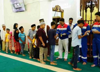 HUT Ke-18 Pertamina EP, 110 Anak Yatim dan Dhuafa di Pangkalan Susu Terima Sembako
