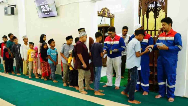 HUT Ke-18 Pertamina EP, 110 Anak Yatim dan Dhuafa di Pangkalan Susu Terima Sembako