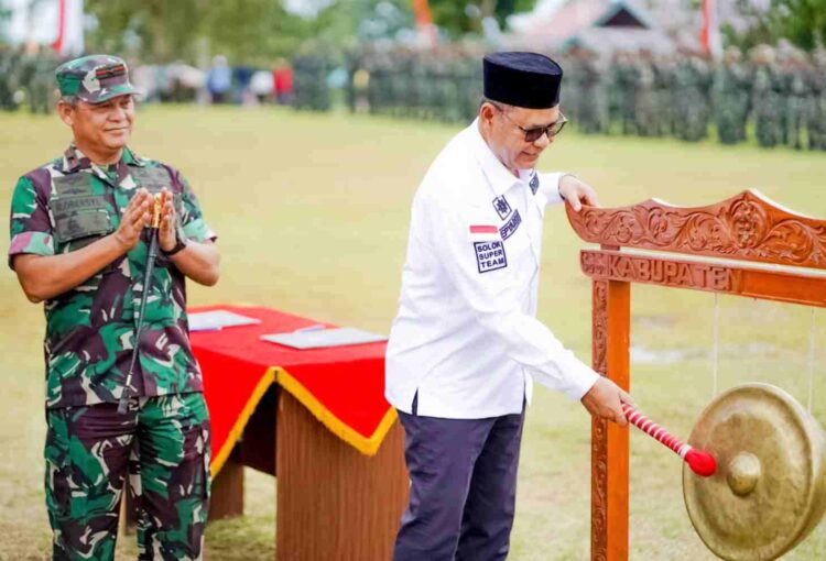 Bupati Solok Pukul Gong, Petanda TMMD Ke-118 Dibuka Secara Resmi 