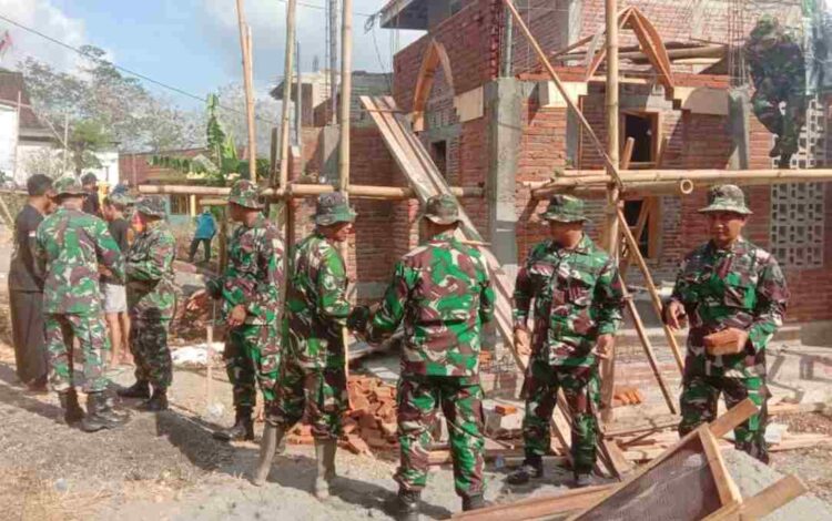 Kodim Blitar Gelar Karya Bakti TNI dengan Merenovasi Mushola Al Ikhlas