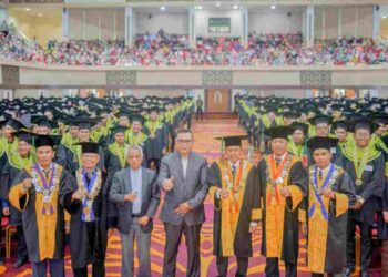 Bupati Solok Berikan Orasi Ilmiah pada Wisuda Ke-132 UNP