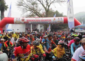 Seribuan Peserta Ikuti Minangkabau Basapeda Salingka Danau Singkarak 