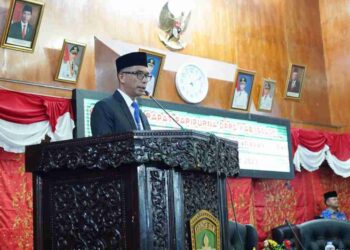 Bupati Solok Hadiri 2 Rapat Paripurna di Ruang Sidang DPRD