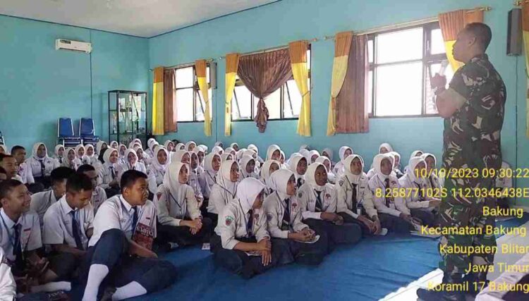Wujudkan Generasi Muda yang Berkualitas, Anggota Koramil Bakung Berikan Wasbang di Sekolah