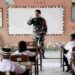 Cegah Bullying, Anggota Koramil Kademangan Laksanakan Kegiatan Babinsa Masuk Sekolah