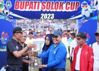 Dihadiri Ribuan Warga, Bupati Solok Cup II Tahun 2023 Dibuka Secara Resmi 
