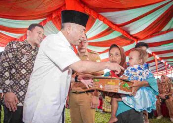 Cerita Orangtua Anira yang Tersentuh Program Bunda AS dari Pj Bupati Apriyadi