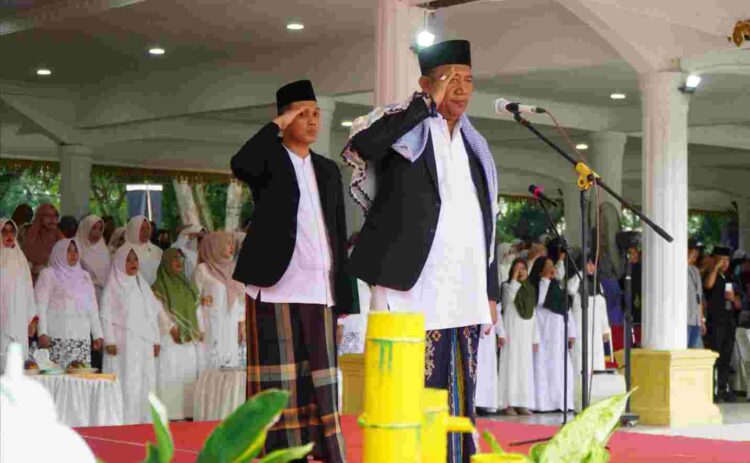 Hari Santri Nasional 2023, Plt Bupati Langkat Terima Penghargaan Kepala Daerah Peduli Ponpes