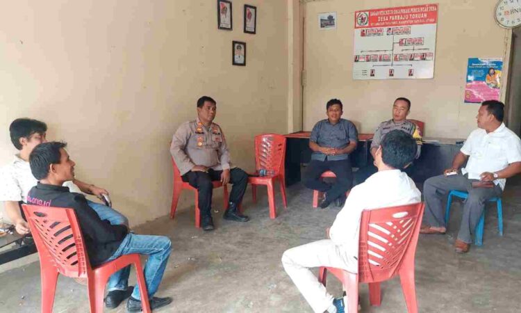 Polsek Sipoholon Silaturahmi dengan Masyarakat Desa Parbaju Toruan