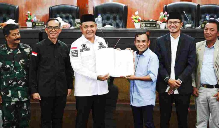 DPRD Kabupaten Solok Gelar Rapat Paripurna Dalam Rangka Penetapan APBD Tahun Anggaran 2024