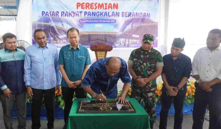 Plt Bupati Langkat Resmikan Pasar Rakyat Pangkalan Brandan 