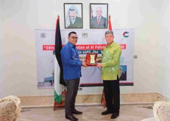 Pemkab Solok Serahkan Bantuan Rp963,5 Juta untuk Palestina