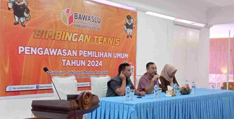 Bawaslu Kabupaten Solok Gelar Bimtek Pengawasan Pemilu Tahun 2024