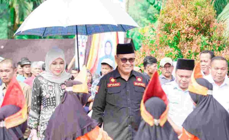 Bupati Solok dan Anggota Komisi V DPR RI Tampung Aspirasi Masyarakat Nagari Sariak Alahan Tigo
