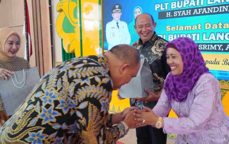 Syah Afandin Titip Kabupaten Langkat kepada Pj Bupati Langkat Faisal Hasrimy