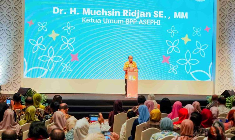 Dekranasda Solok Ikuti Kegiatan Pameran Inacraft 2024 yang Dibuka Menkop UMKM