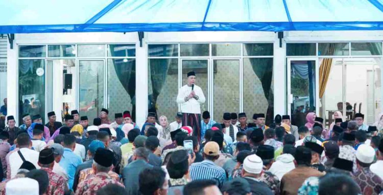 Bupati Solok Gelar Silaturahmi dan Buka Puasa Bersama 1.200 Masyarakat dari 74 Nagari