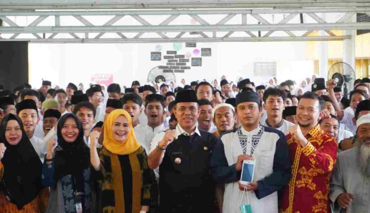 Pj Bupati Langkat Buka Kegiatan Edukasi Bussines ke Santri