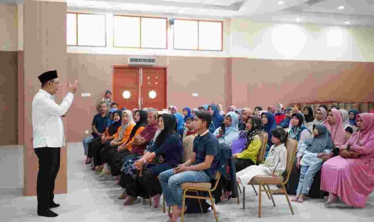 Bupati Solok Serahkan Alat Usaha bagi Pelaku UMKM dan IKM