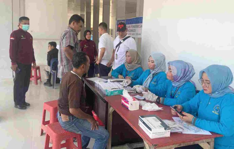 Pemeriksaan Urine bagi Pengemudi dan Kondisi Kendaraan Umum Angkutan