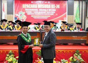 Wisuda ke-74 Universitas UMSB Dihadiri Bapati Solok Epyardi Asda