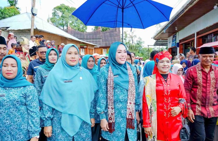 Ketua TP-PKK Kabupaten Solok Hadiri Penilaian Lomba Kader Posyandu Berprestasi