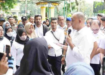 Pj Bupati Langkat Temui Masa Aliansi Guru Honorer Peserta PPPK Tahun 2023 yang Berunjuk Rasa