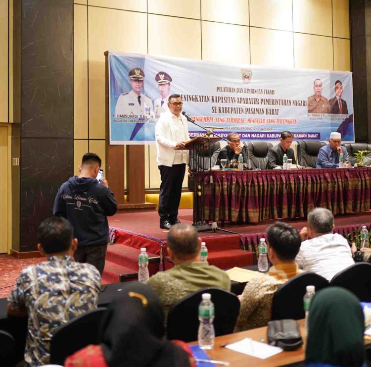 Bupati Solok Berikan Materi pada Pelatihan dan Bimtek di Pasaman Barat