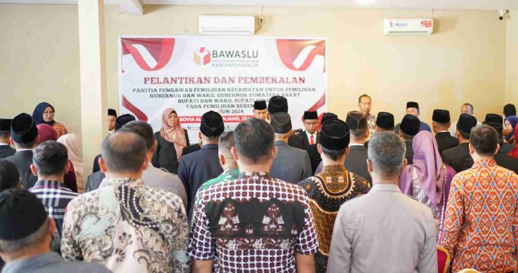 Bupati Solok Saksikan Pelantikan Panwascam untuk Pilkada Serentak Tahun 2024
