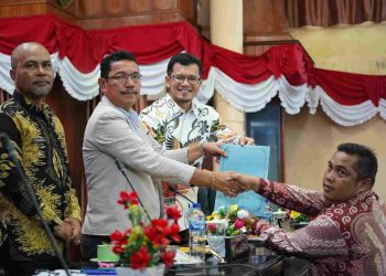 Bupati Solok Diwakili Asisten I Hadiri Rapat Pandangan Umum Fraksi-Fraksi