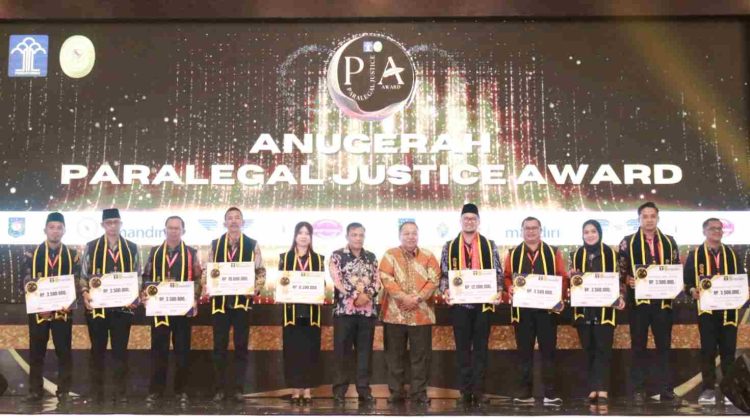 BPHN Kemenkumham dan MA Berikan Anugerah Paralegal Justice Award kepada 50 Kades/Lurah