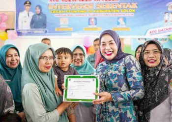 Ketua TP PKK Kabupaten Solok Kunjungi Gerakan Intervensi Serentak Pencegahan Stunting