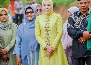 Ketua TP-PKK Kabupaten Solok Hadiri Pemberian Ijazah Santri