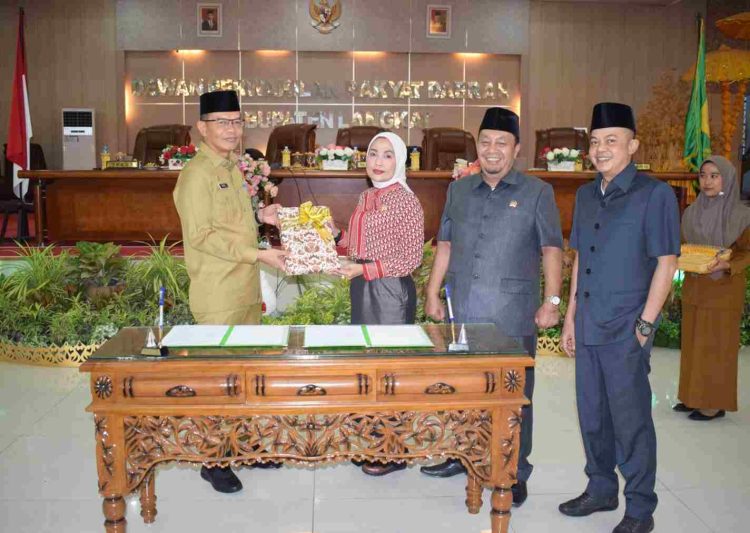 DPRD Langkat Gelar Paripurna Penyampaian Pertanggungjawaban APBD