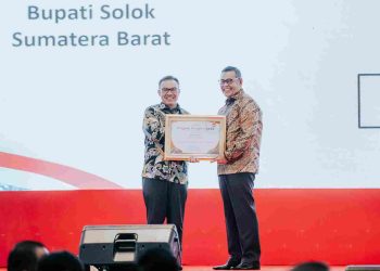 Bupati Solok Epyardi Asda Terima Penghargaan Apresiasi Kampung Keluarga Berkualitas dari BKKBN Pusat