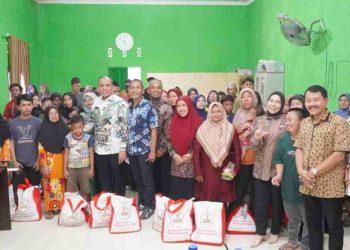 Pj Bupati Langkat Serahkan 122 Paket Sembako Bantuan Presiden RI di 3 Kecamatan
