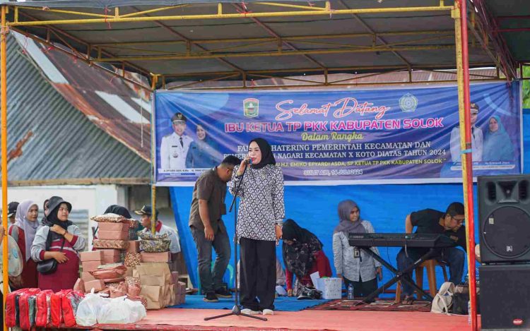 Ketua TP PKK Kabupaten Solok Hadiri Family Gathering di Jorong Talago Laweh Nagari Sulit Air
