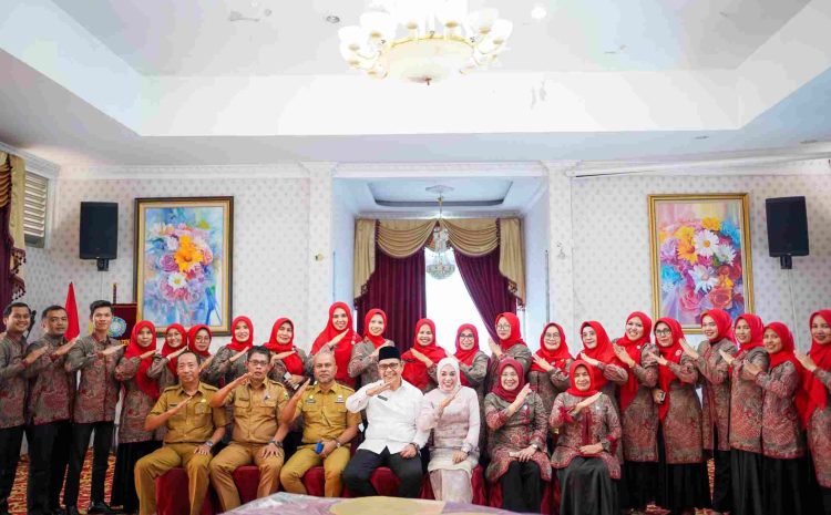 Pelepasan Kontingen Kab Solok pada Jambore Kader PKK Tingkat Provinsi