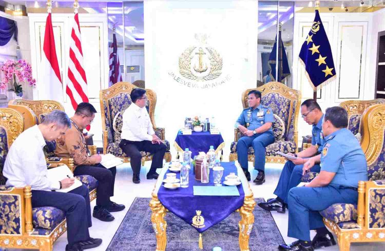 Kasal Terima Kunjungan PT Dirgantara Indonesia di Cilangkap