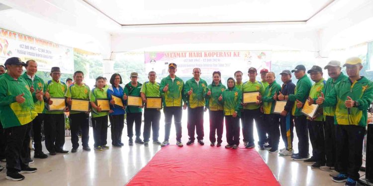 11 Koperasi di Langkat Menerima Penghargaan pada Hari Koperasi ke-77