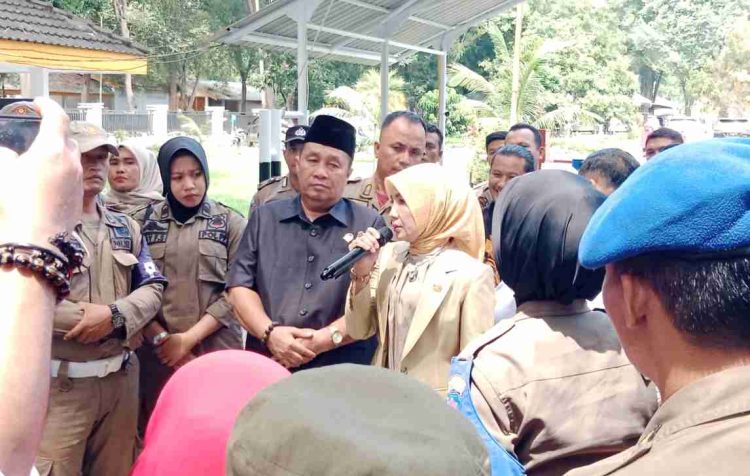 Warga Serapuh Asli Minta DPRD Langkat Keluarkan Rekomendasi Pemecatan Kades