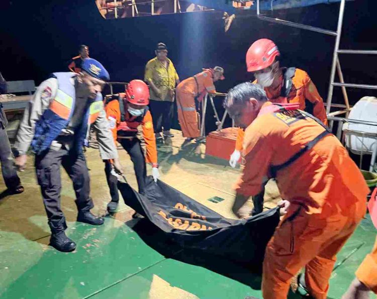 Dihantam Ombak, Kapal Kayu Pembawa TKI Tenggelam: 6 Selamat, 2 Hilang, 1 Tewas